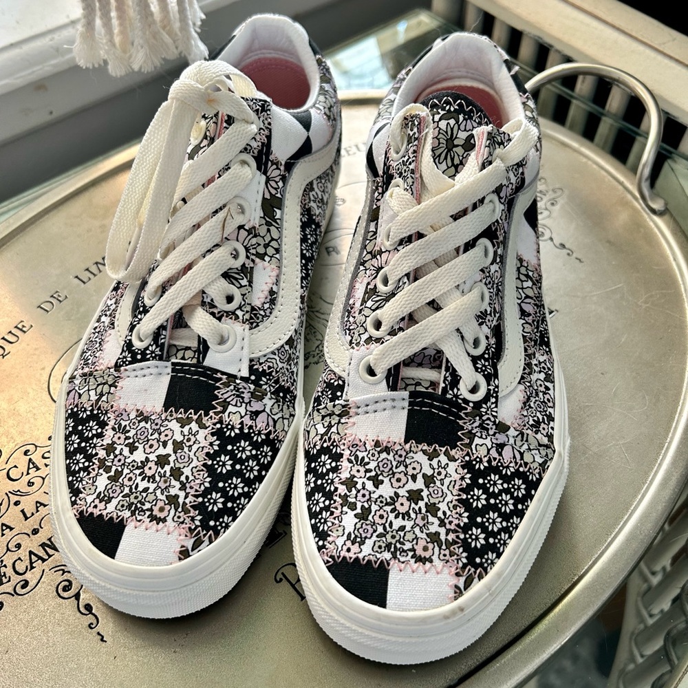Super cute Vans sneakers for Spring!